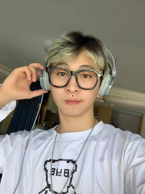 网红大个道森,网红界的肌肉硬汉传奇